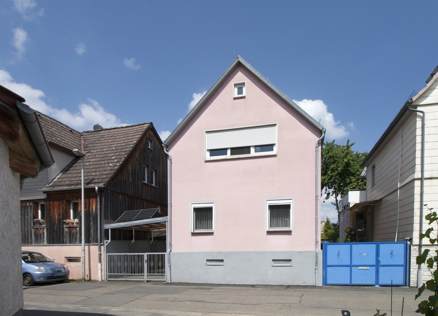 Kleines Einfamilienhaus mit Hof, Nebengebäude und Garten in schöner zentraler Lage von Roßdorf